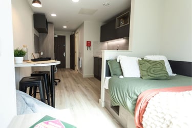 Penthouse Studio at Stanley Studios, Coburg Street, City Centre, Portsmouth, PO11JA - Image 4